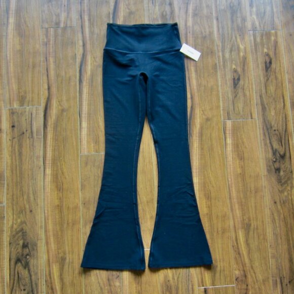 NWT SPANX OnForm Micro Flare Pants size Small/Petite Black - Picture 3 of 8